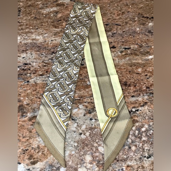 BURBERRY Silk Scarf- 34.6βx 2.4β π₯π€©β€οΈ - Picture 3 of 17